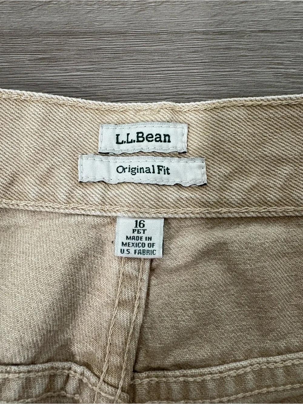 L.L Bean women’s size 16 petite straight leg pants. Khakis 100%cotton